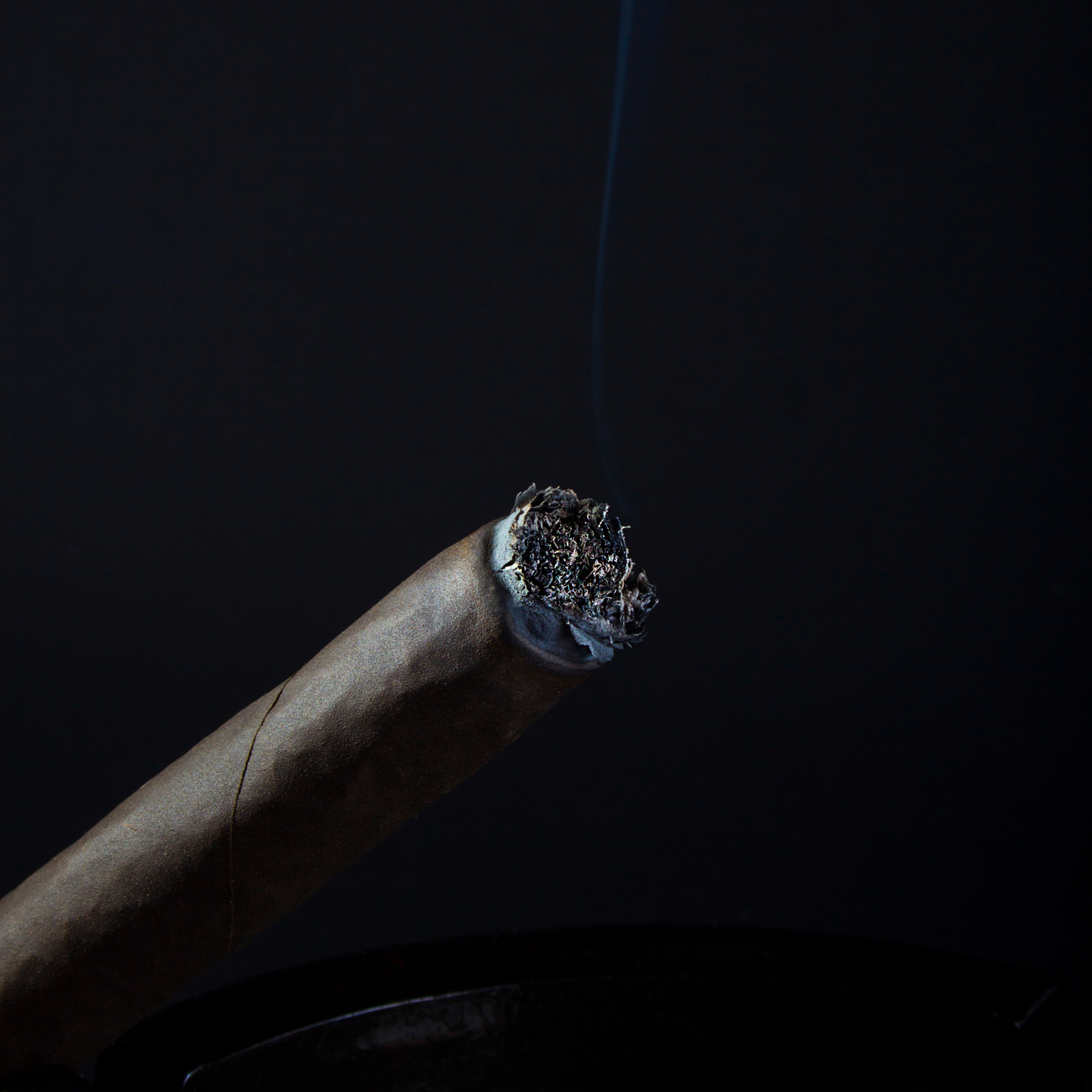 Royal Ayers premium cigar experience