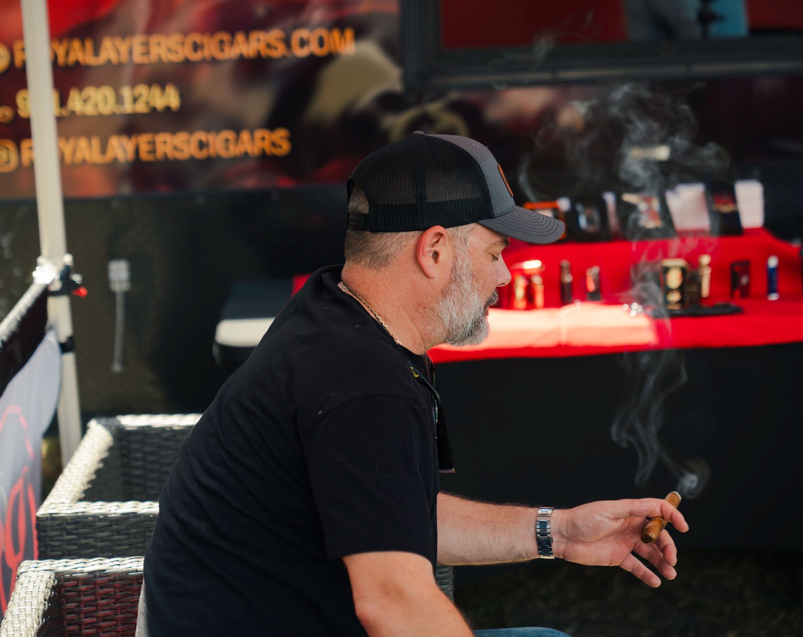 Curated cigar presentation
